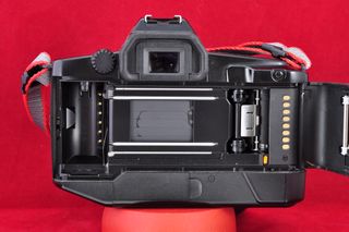 Cámara Canon EOS 650 (Solo cuerpo)