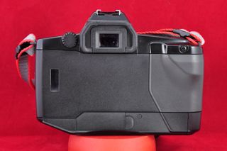 Cámara Canon EOS 650 (Solo cuerpo)