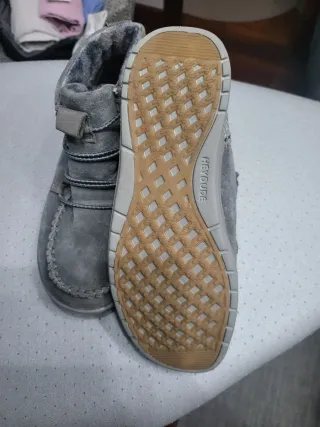 Botín de ante gris