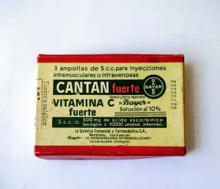 Caja antigua Cantan Fuerte Vitamina C Bayer