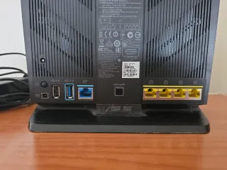 Router Asus AC68U