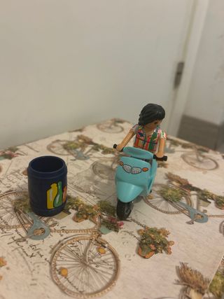 Playmobil moto con cubo y figuras