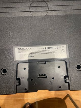 Daewoo 65 TV Pantalla Rota