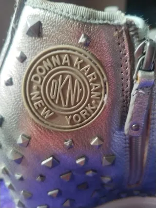 Zapatillas plateadas con tachuelas