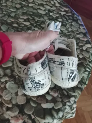 Zapatillas lona grises y crema