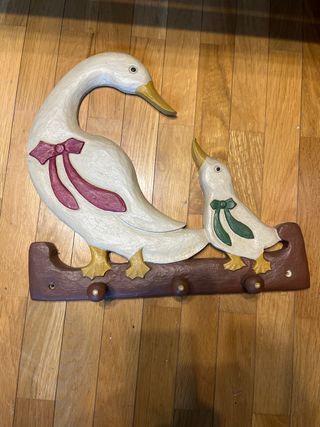Perchero infantil de pared con patos