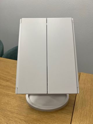 Espejo Maquillaje con Luz LED y con aumentos.