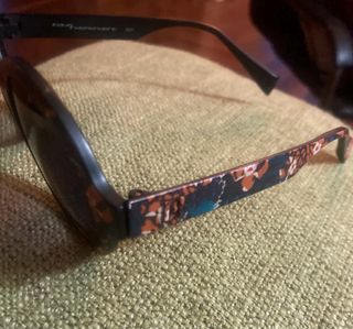 Occhiali da sole modello ricercato