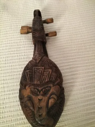 Instrumento Musical Nepalí Antiguo de Cuerda