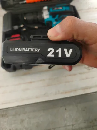 Taladro a batería 21V con maletín