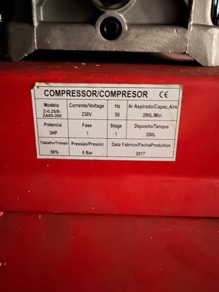 Compresor de aire Mader 200L + manguera enrollable