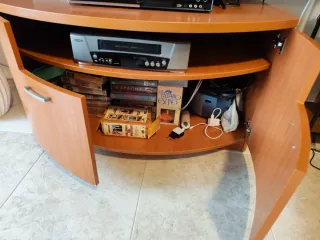 Mesa de TV de madera