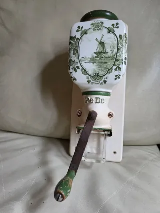 Molinillo de café antiguo PeDe