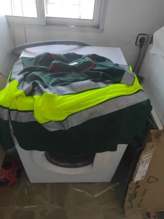 2 Polos manga larga talla S verde y amarillo