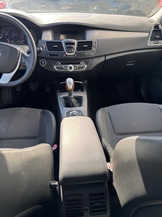 RENAULT Laguna Dynamique TomTom dCi 110 eco2