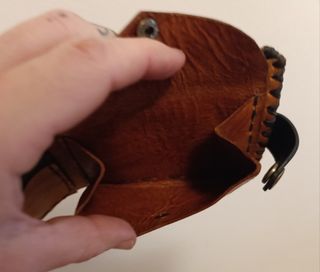 Cartera de cuero artesanal