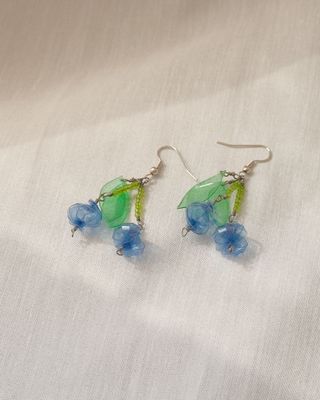 Brincos Artesanais Bagas Azuis e Verdes