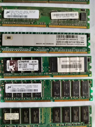 Lote 18 Memorias RAM DDR y DDR2 Kingston