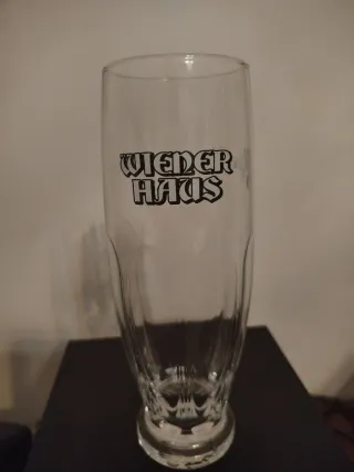 Bicchieri birra Wiener Haus Pilsner Urquell