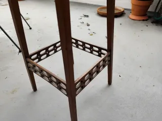 Peana antigua estilo modernista