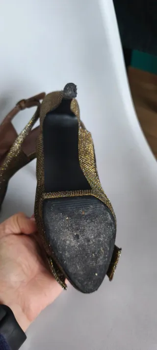 Zapatos de fiesta dorados Paula Soler