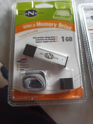 Memoria USB 2.0 RECONDATA 1GB Varias unidades,