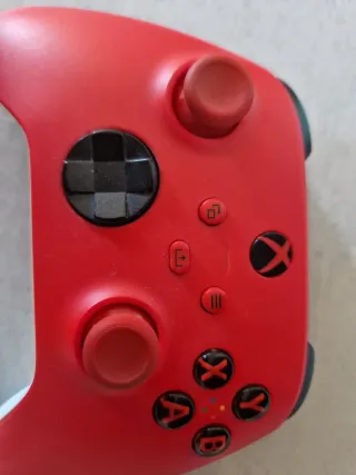 Xbox One Negra + Fuente de Alimentación