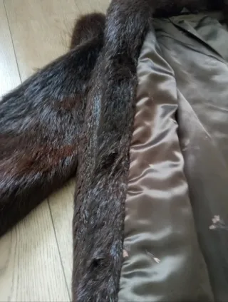 Abrigo de piel marrón