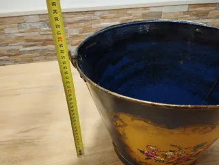 Maceta grande metálica