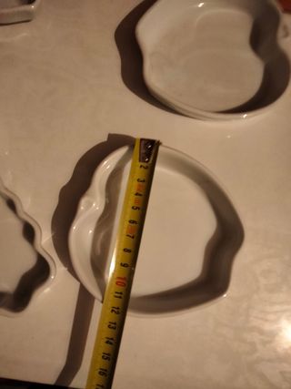 Frutero de porcelana decorado con uvas