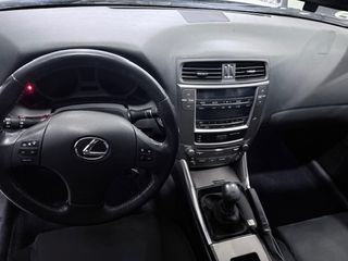 Lexus IS220D