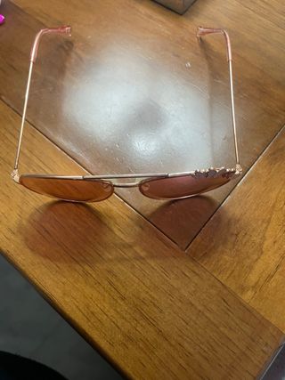 Gafas de sol para chicas rosas y doradas