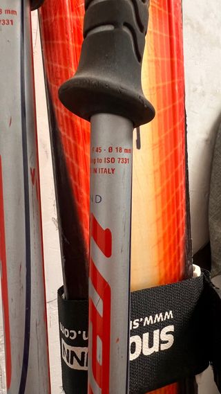 Esquís Salomon Axedo 8 (180cm) y bastones