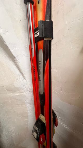 Esquís Salomon Axedo 8 (180cm) y bastones