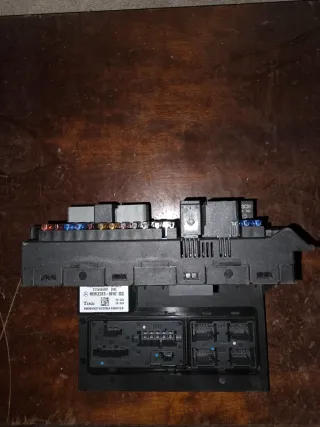 Caja Fusibles Mercedes W211