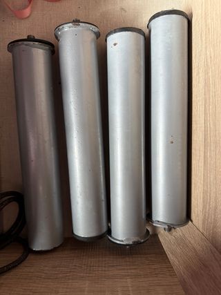 Patas de cama metálicas y plásticas