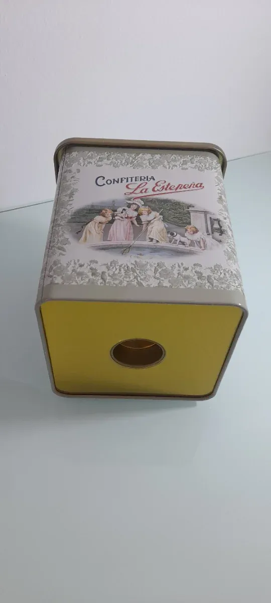 Caja de hojalata vintage Confitería La Estepena