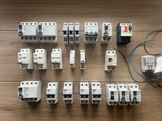 Lote Interruptores Schneider/Merlin Gerin