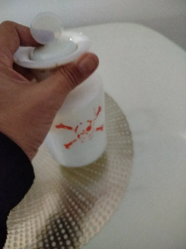 Tarro farmacia opalina blanco calavera