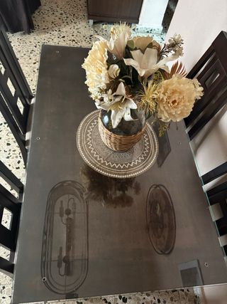 Mesa de comedor con cristal