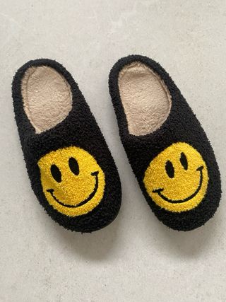 Zapatillas emoji happy negras y amarillas