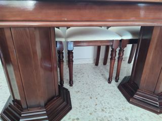 Mesa de salón con 6 sillas