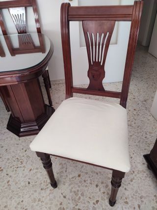 Mesa de salón con 6 sillas