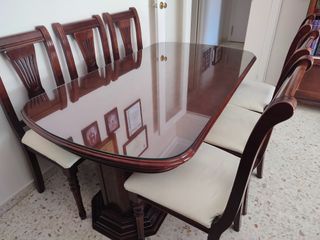 Mesa de salón con 6 sillas