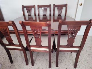 Mesa de salón con 6 sillas