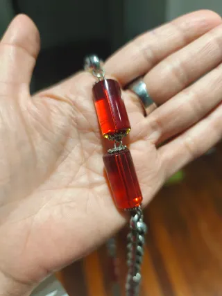 Collar 50cm, color Plateado y Rojo