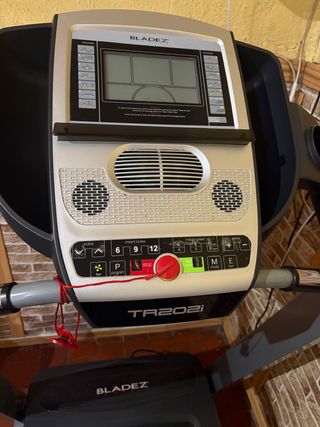 Cinta de correr BLADEZ TR202i