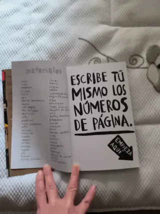 Destroza este diario. Ahora a todo color