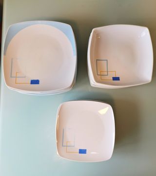 Juego de 27 platos cuadrados