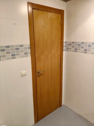 Puerta interior madera pino